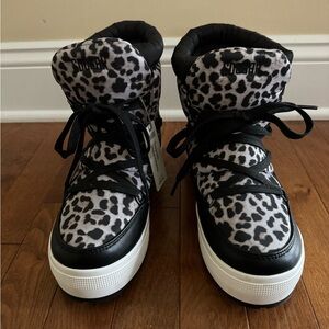 COUGAR Leopard Print Wink Nylon Waterproof boot with PrimaLoft in Size 8